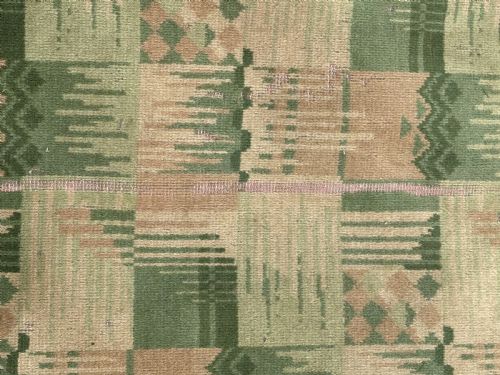AN ENGLISH ART DECO WOOL CARPET C1930 - ADDITIONAL PHOTO 3