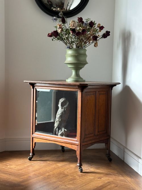 AN UNUSUAL VICTORIAN OAK SHOWCASE C1880'S - ADDITIONAL PHOTO 1