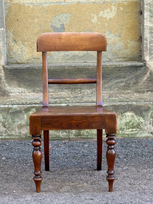 A SMART SET OF FOUR EDINBURGH PATTERN BIRCH SIDE CHAIRS SECOND HALF 19TH CENTURY - ADDITIONAL PHOTO 2