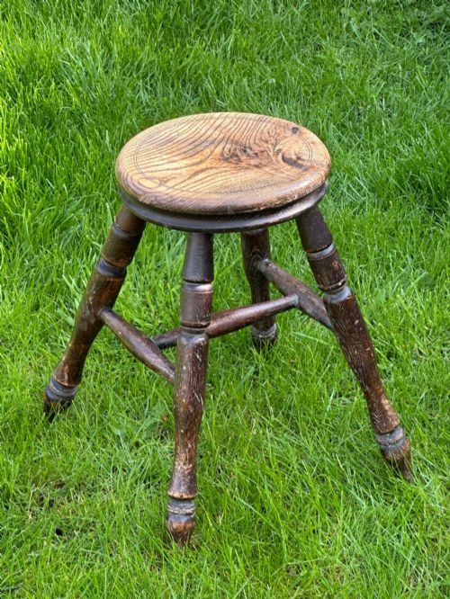 A 19TH CENTURY ELM STOOL - ADDITIONAL PHOTO 3