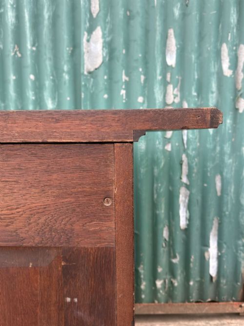 A CLASSY ARTS AND CRAFTS OAK SIDE CABINET ATTRIBUTED TO LIBERTY CO - ADDITIONAL PHOTO 7