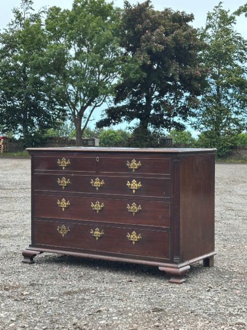 a scottish george iii mahogany mule chest attributed to the workshop of francis and william deacon brodie edinburgh mid18th century - CATEGORY: ANTIQUE CHEST OF DRAWERS - DATED 18TH CENTURY