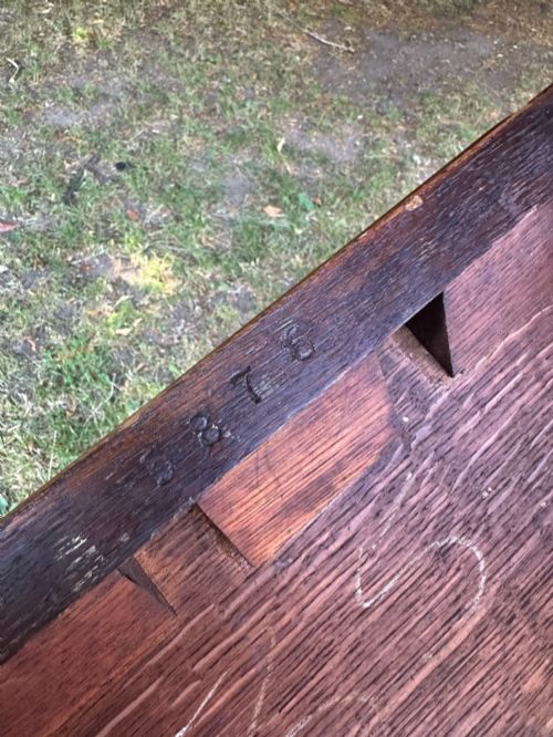 A SMART CARVED OAK HALL CHAIR SECOND HALF 19TH CENTURY - ADDITIONAL PHOTO 4
