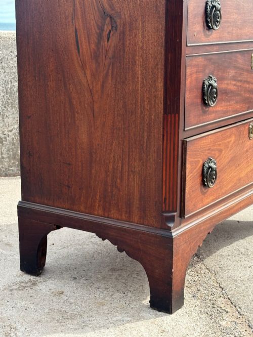 A GEORGE III MAHOGANY CHANNEL ISLANDS CHEST OF DRAWERS LATE 18TH CENTURY - ADDITIONAL PHOTO 11