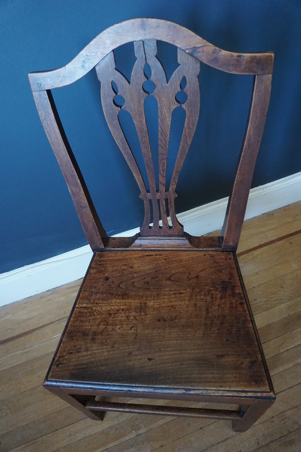 A late 18th century country elm side chair, probably Scottish c.1800 View II