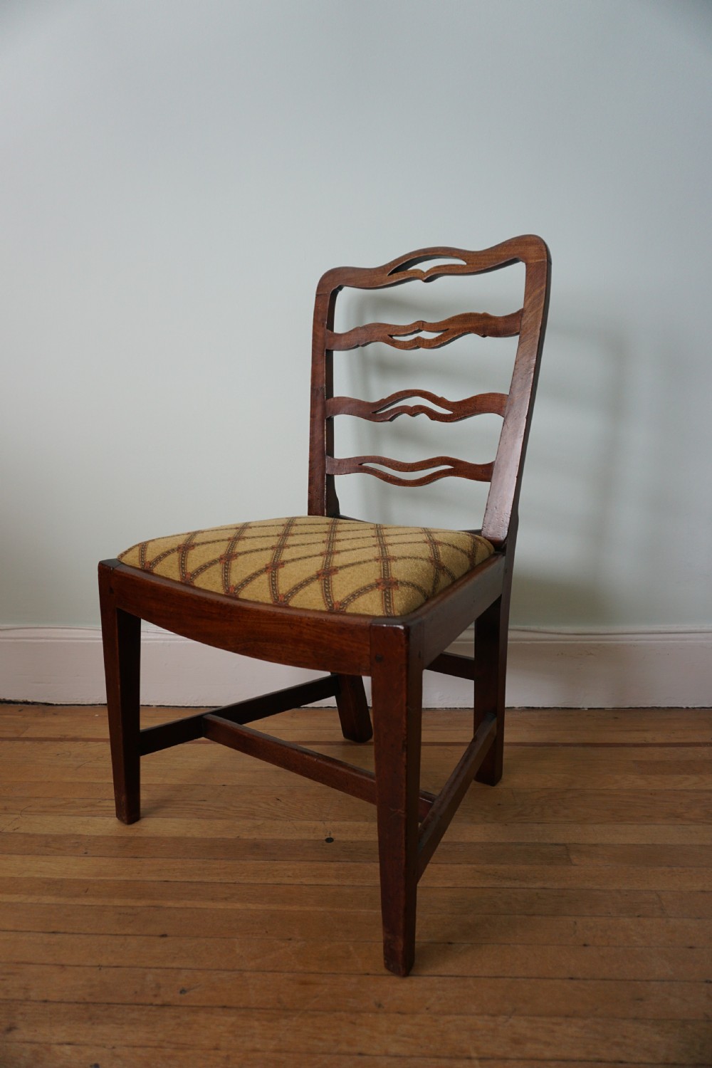A fine Scottish George III mahogany 'fiddle-back' side chair by William Hamilton c.1770 View XII