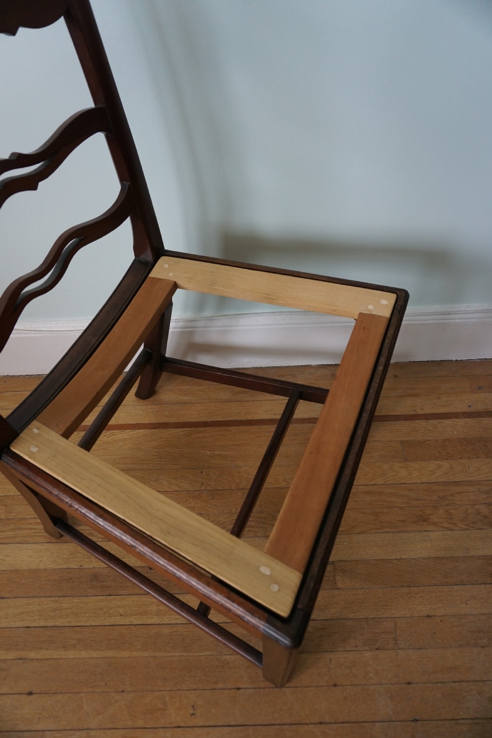 A fine Scottish George III mahogany 'fiddle-back' side chair attributed to William Hamilton c.1770 View II