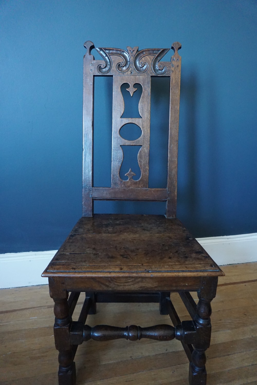 An unusual Scottish oak and mixed timbers high-back chair, probably Aberdeenshire, first half 18th century View IV