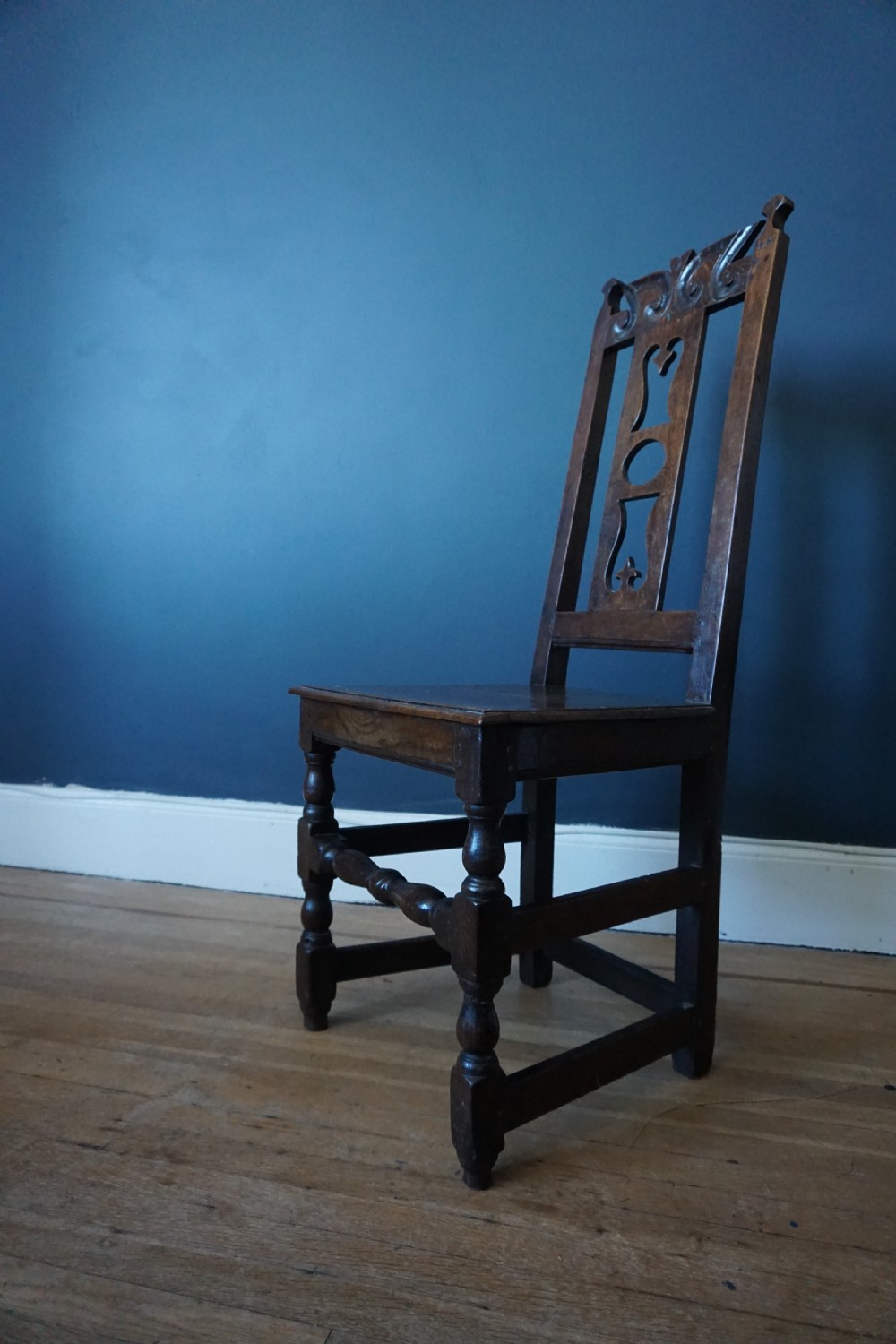 An unusual Scottish oak and mixed timbers high-back chair, probably Aberdeenshire, first half 18th century View VI