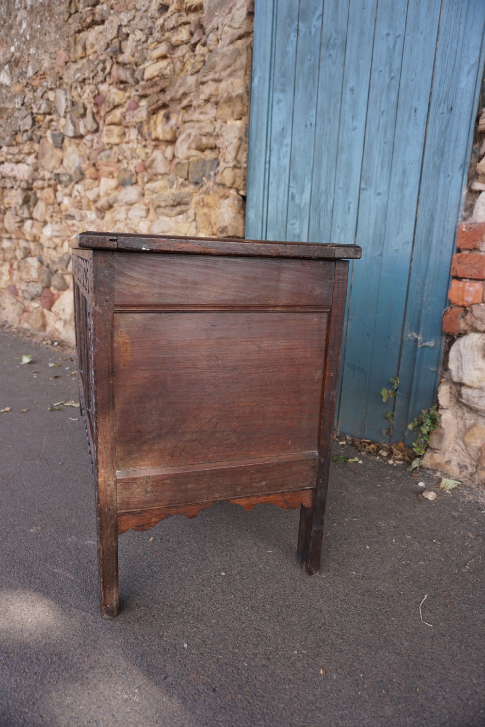 An English Civil War Period oak joined coffer c.1630-1650, Somerset, West Country View X