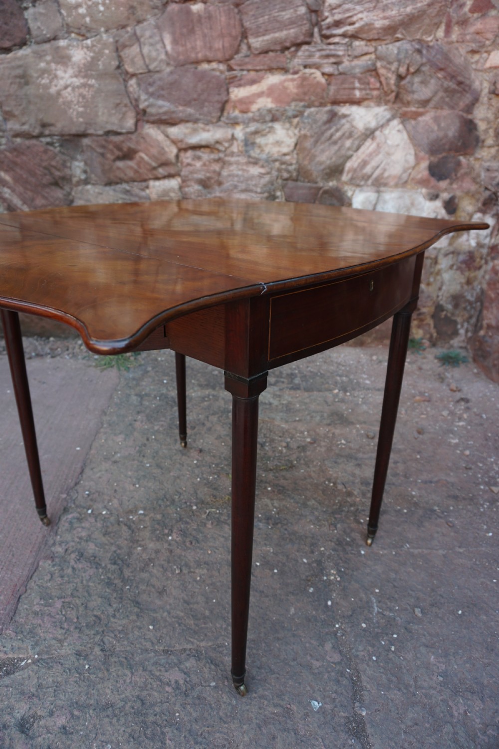 A fine and unusual 'Butterfly' Pembroke table c.1780 View VI