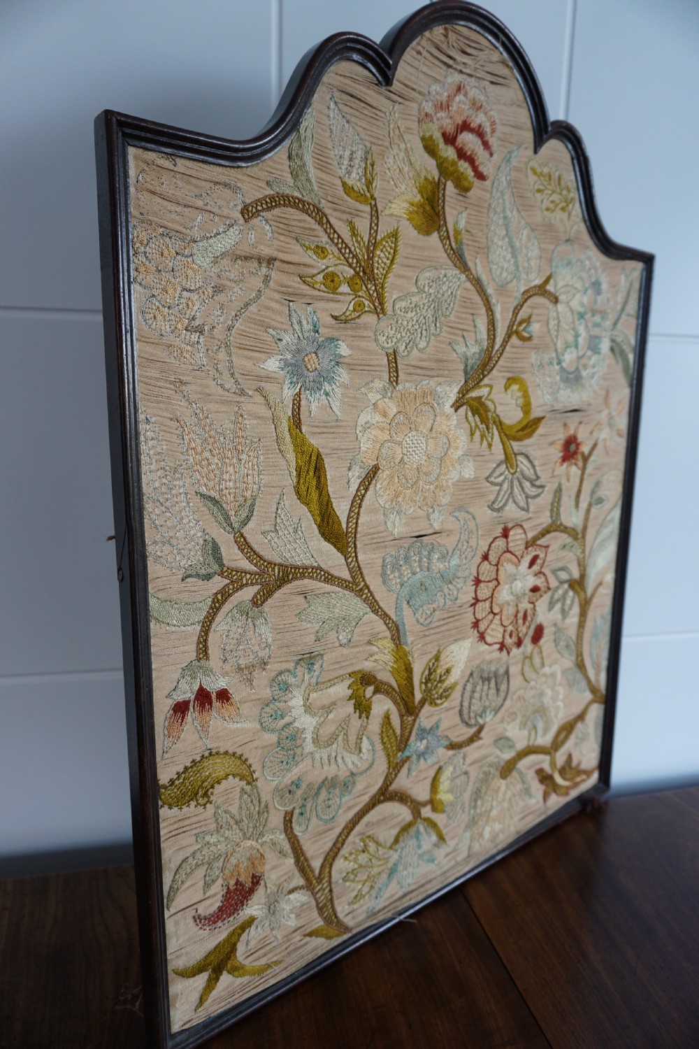 A fine George II wool and silk embroidered banner, first half of the 18th century View V