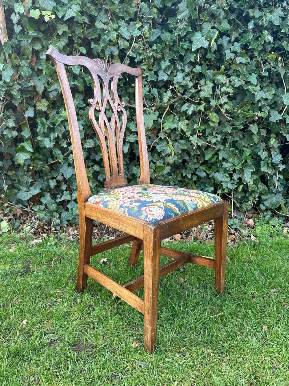 William Wheeler of Arncroach, A pair of mahogany 'Clam Shell' chairs, first quarter 20th century View VI