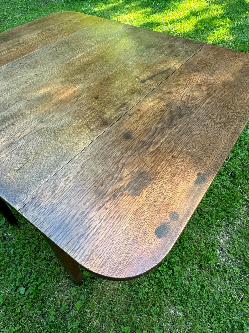 A George III oak kitchen table c.1800 View VI