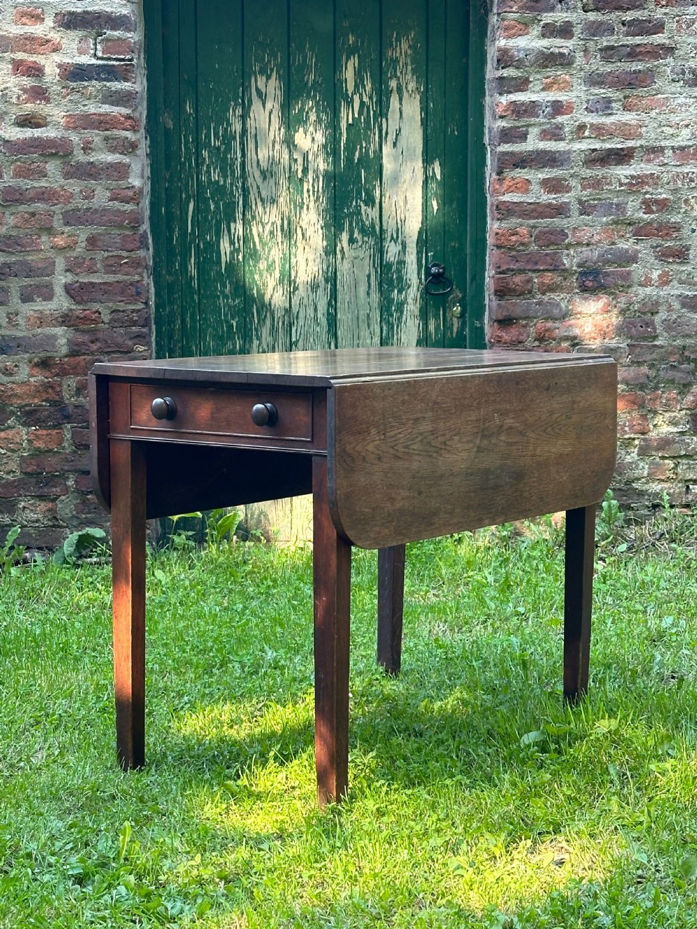 A George III oak kitchen table c.1800 View IX