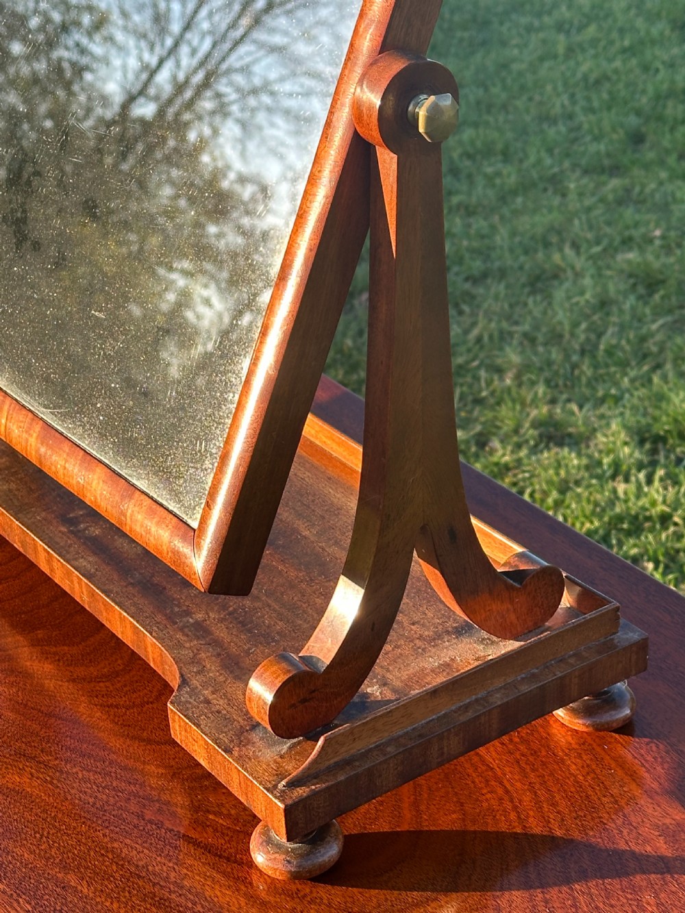 A good George IV mahogany dressing mirror attributed to Gillows, c.1820 View II