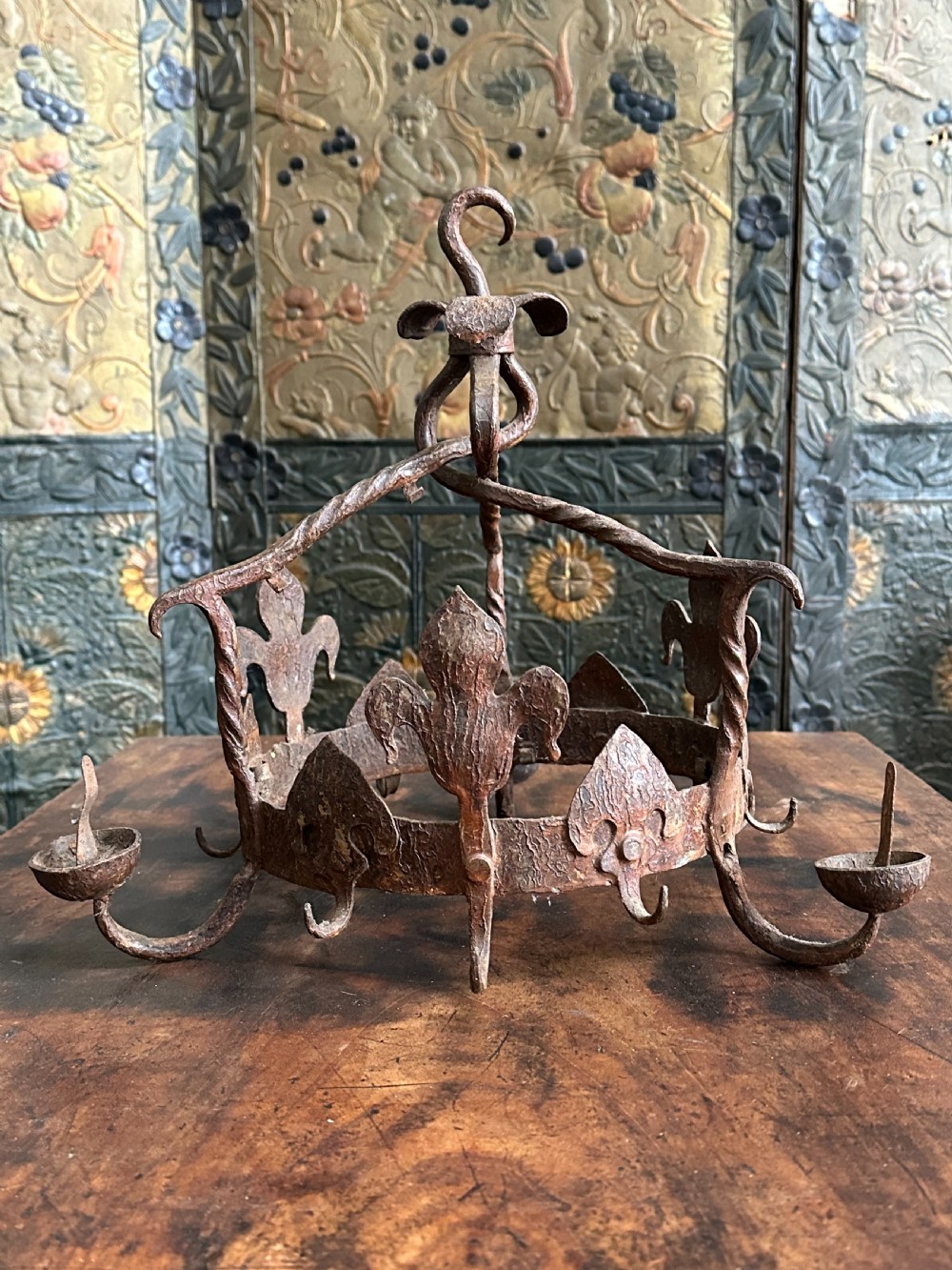 An 18th century wrought iron game crown View IV
