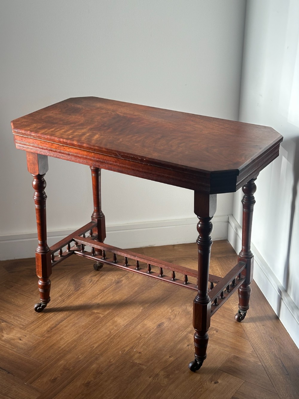 A classy walnut centre table made by William Hall (1838-1908), fourth quarter 19th century View III