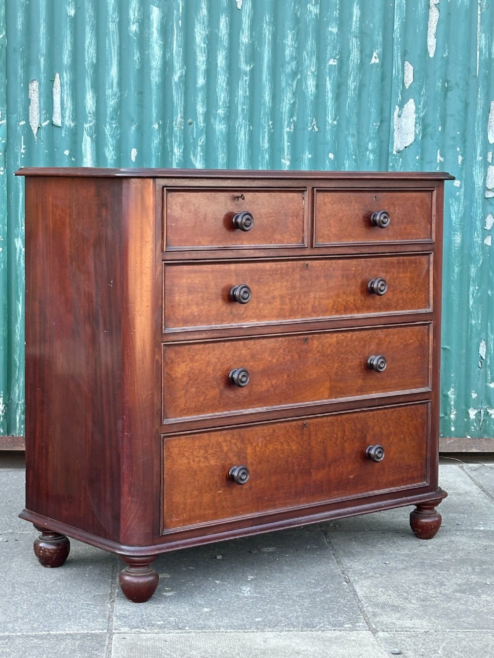A 19th Century Plum Pudding Mahogany Chest Of Drawers In The Manner Of Gillows, C.1835 View III