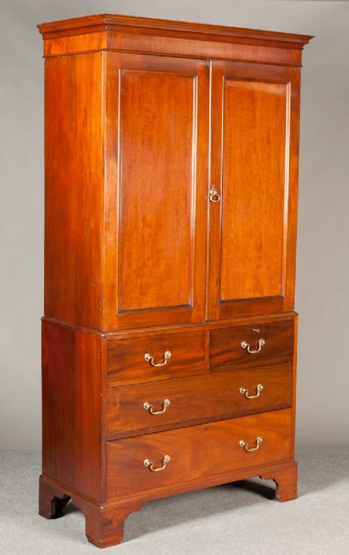 Mahogany Linen Press