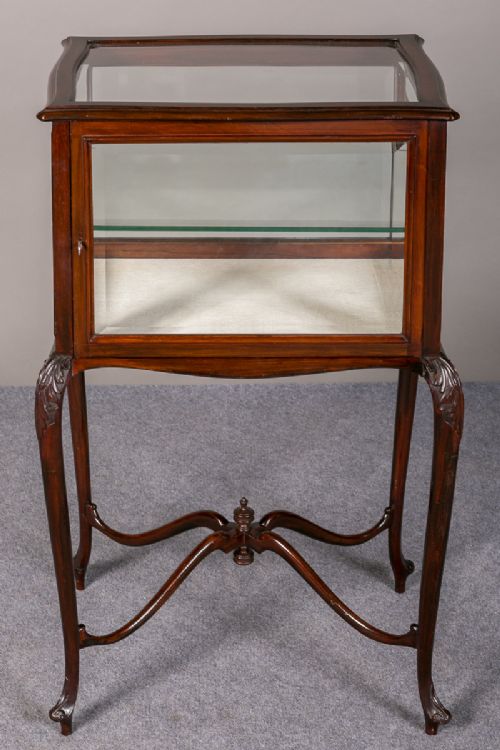 Bijouterie Display Cabinet