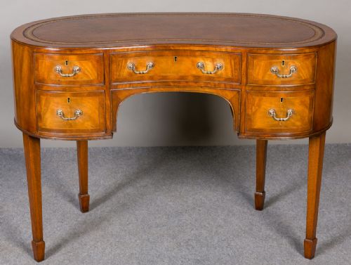 Kidney Shaped Writing Table/desk