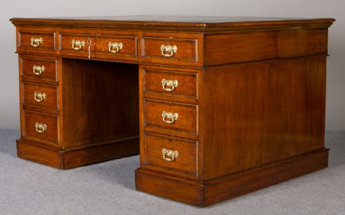 Partner`s Desk