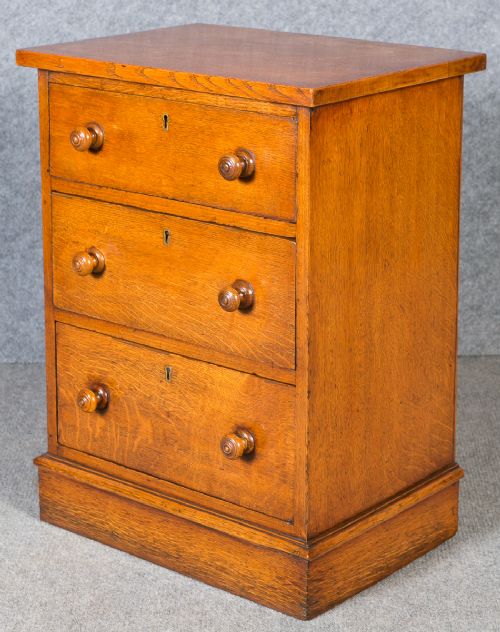 Small  Victorian Oak Chest
