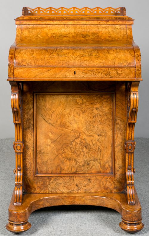 Good Quality Victorian "Pop Up" Walnut Davenport