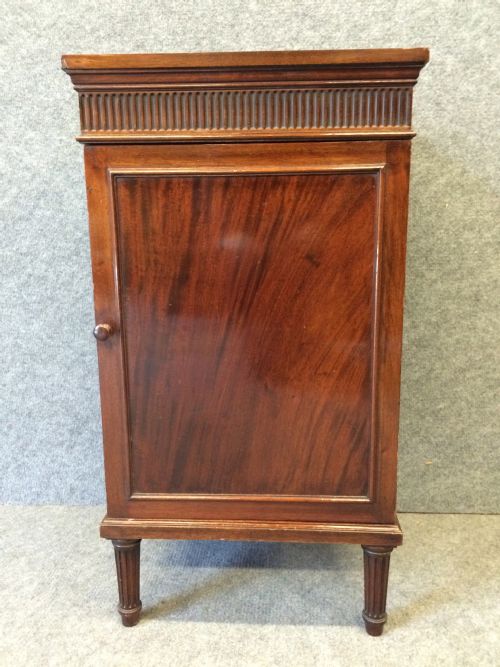 Howard & Sons Bedside Cabinet