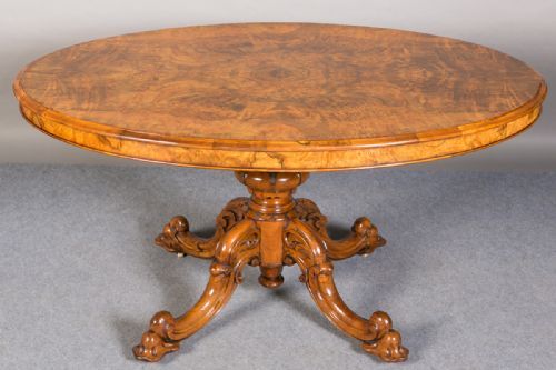 Superb Victorian Walnut Table