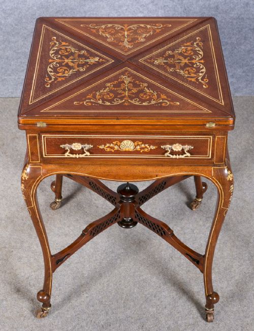 Envelope Card Table