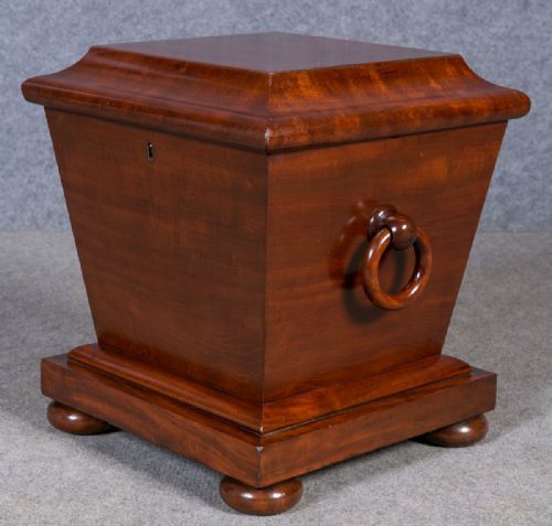 Small 19th Century Mahogany Cellarette.
