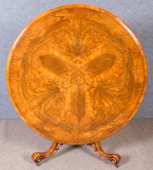 Superb Victorian Walnut Dining / Centre Table