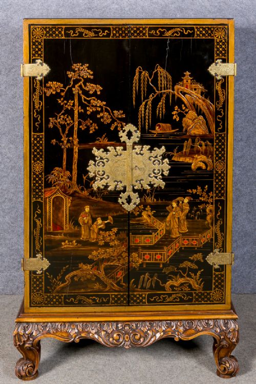 Superb Chinoiserie Cabinet / Cocktail Cabinet