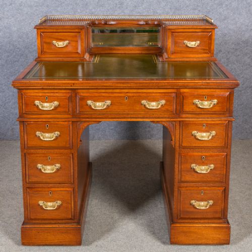 Small Victorian Ladies Desk