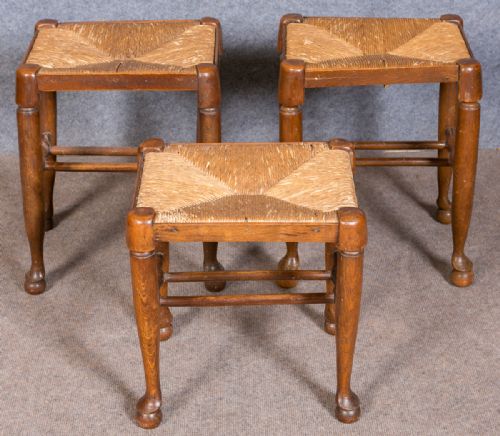 3 OAK COUNTRY STOOLS - ADDITIONAL PHOTO 1