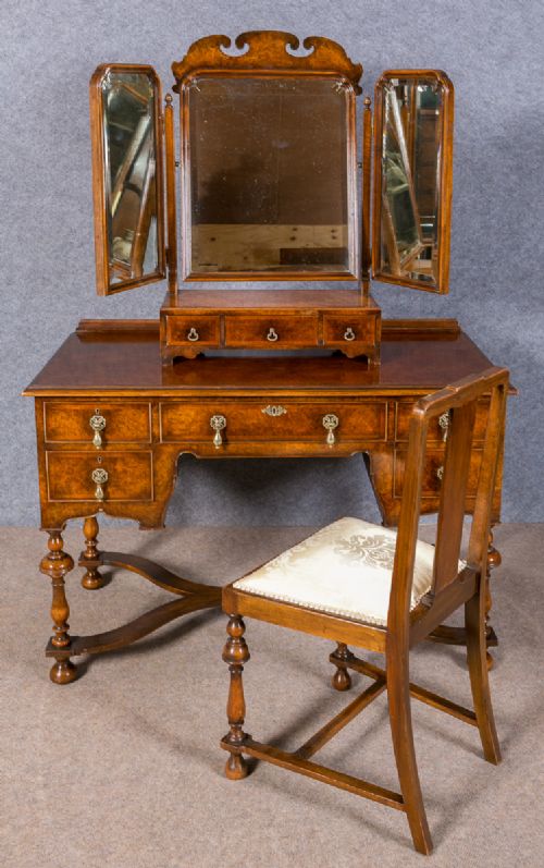 Waring & Gillows Burr Walnut Dressing Table