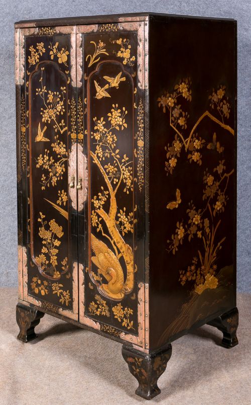 Superb Chinoiserie Cabinet