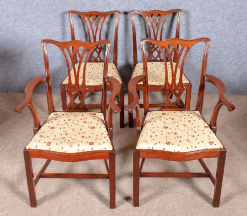 Good Set of 10 (8+2) Chippendale Style Chairs