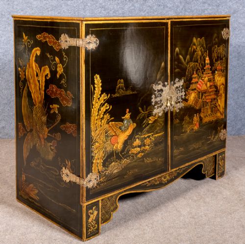 Stunning Chinoiserie Cabinet