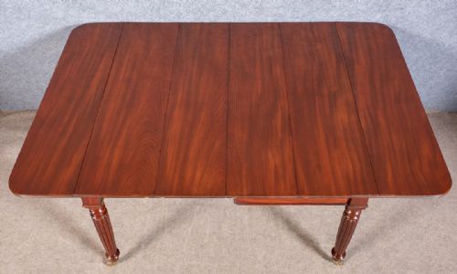 Fine Extending Pembroke Dining Table
