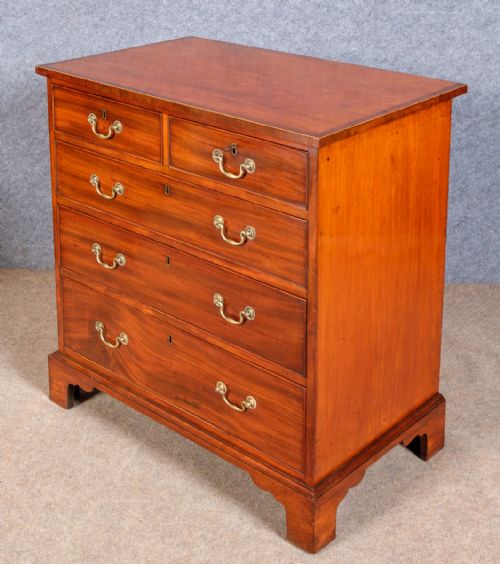 Good George III Mahogany Chest of Drawers