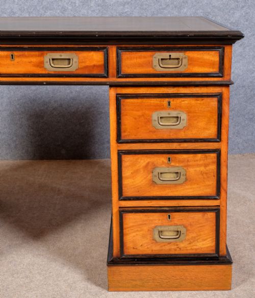 MAJOR WHITMORE'S SUPERIOR QUALITY CAMPAIGN DESK - ADDITIONAL PHOTO 3