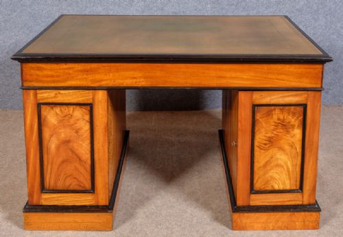 MAJOR WHITMORE'S SUPERIOR QUALITY CAMPAIGN DESK - ADDITIONAL PHOTO 5