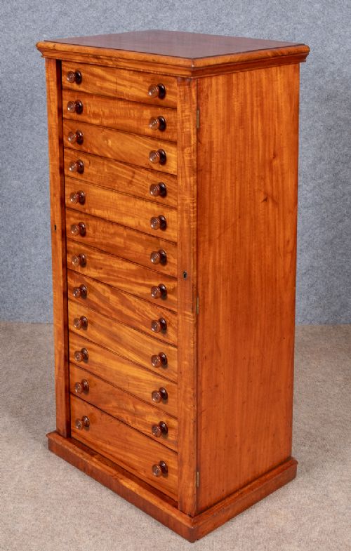 Superb Victorian Wellington Chest