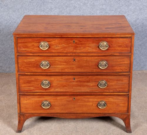 Hepplewhite Mahogany Dressing Chest of Drawers