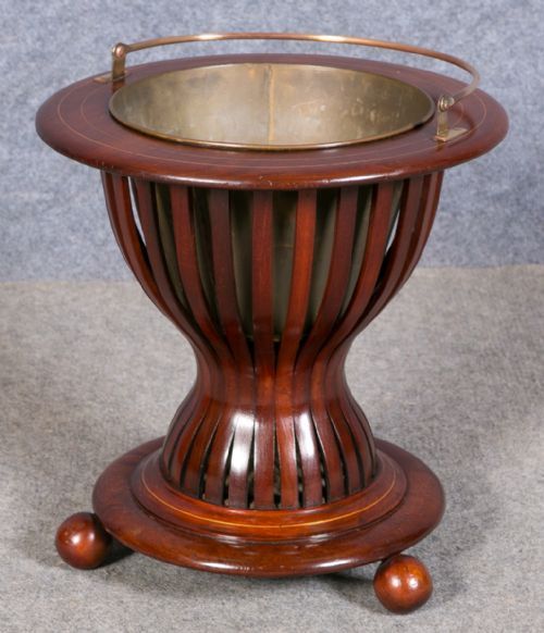 Dutch Mahogany Planter