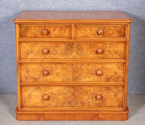 Very Good Victorian Burr Walnut Chest of Drawers