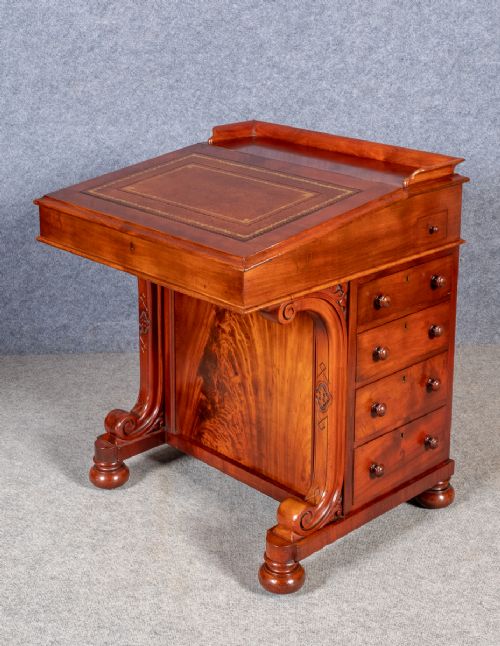 Antique Good Quality Scottish Davenport